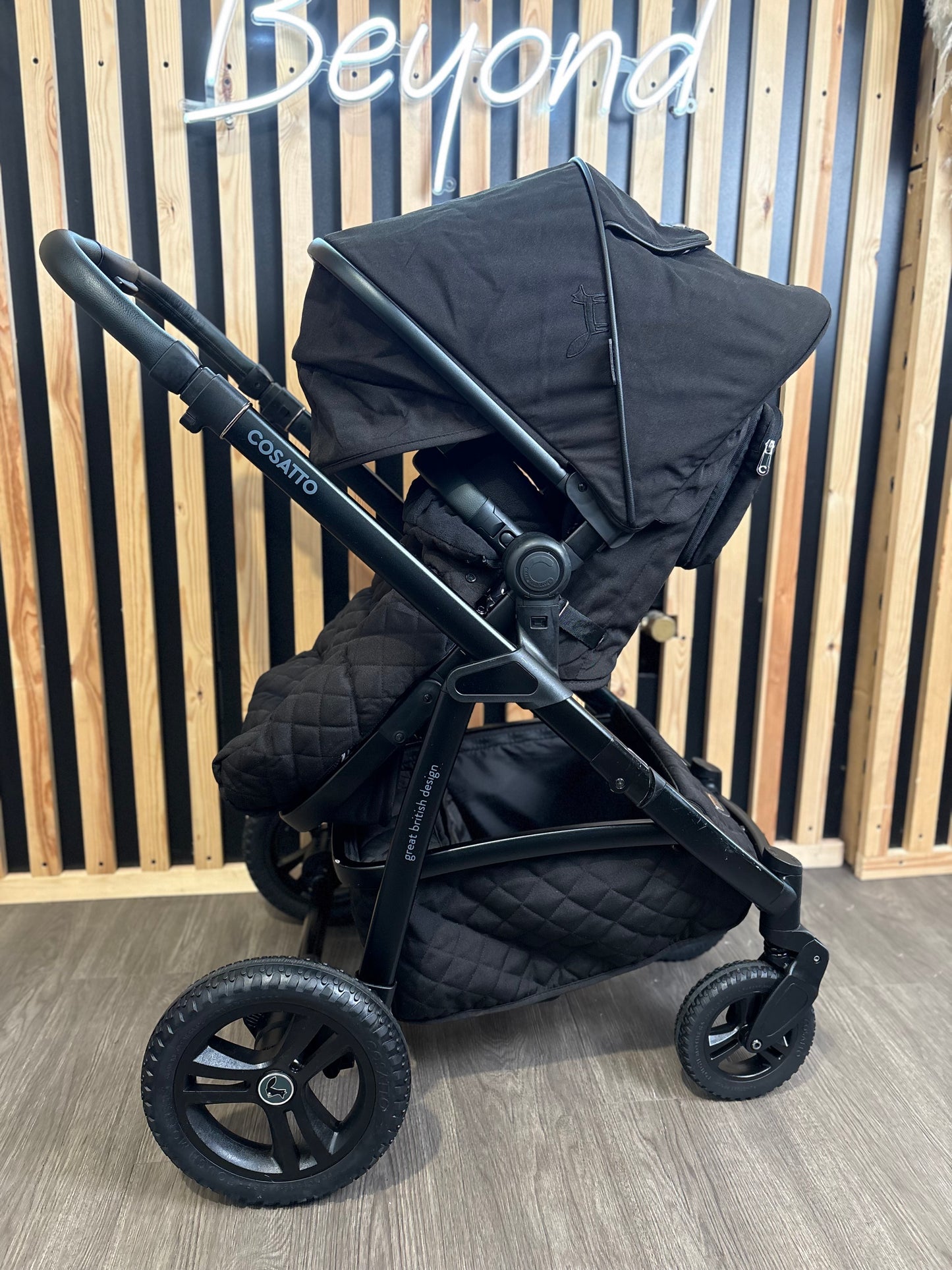 PRE LOVED Cosatto Wow 3 Travel System - Silhouette
