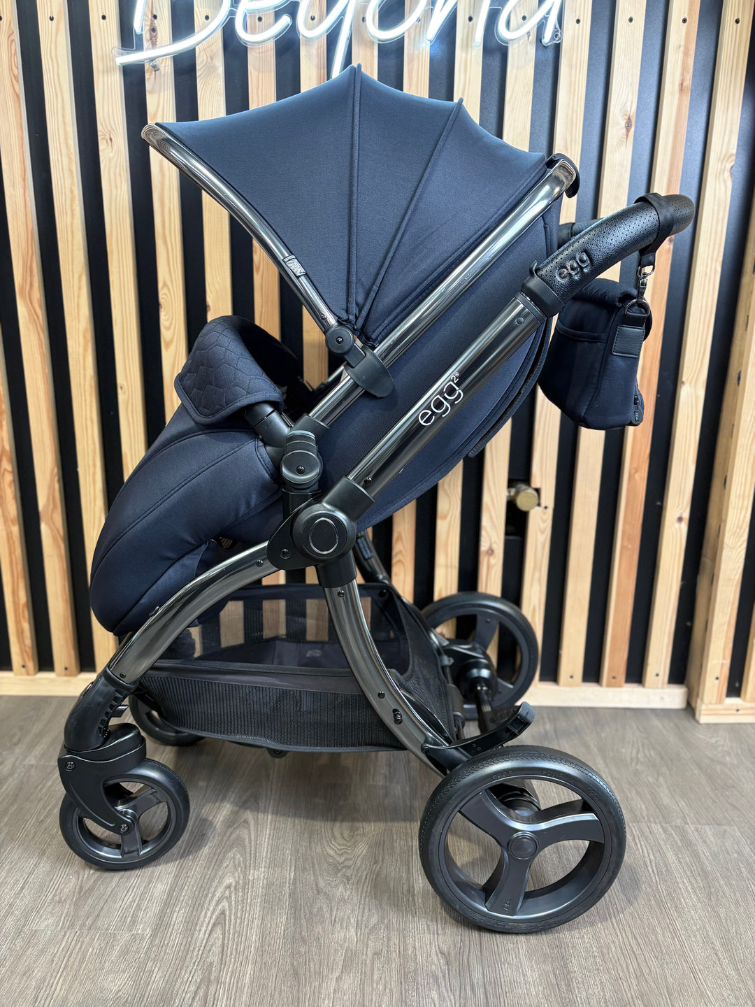 PRE LOVED egg2 Travel System - Cobalt