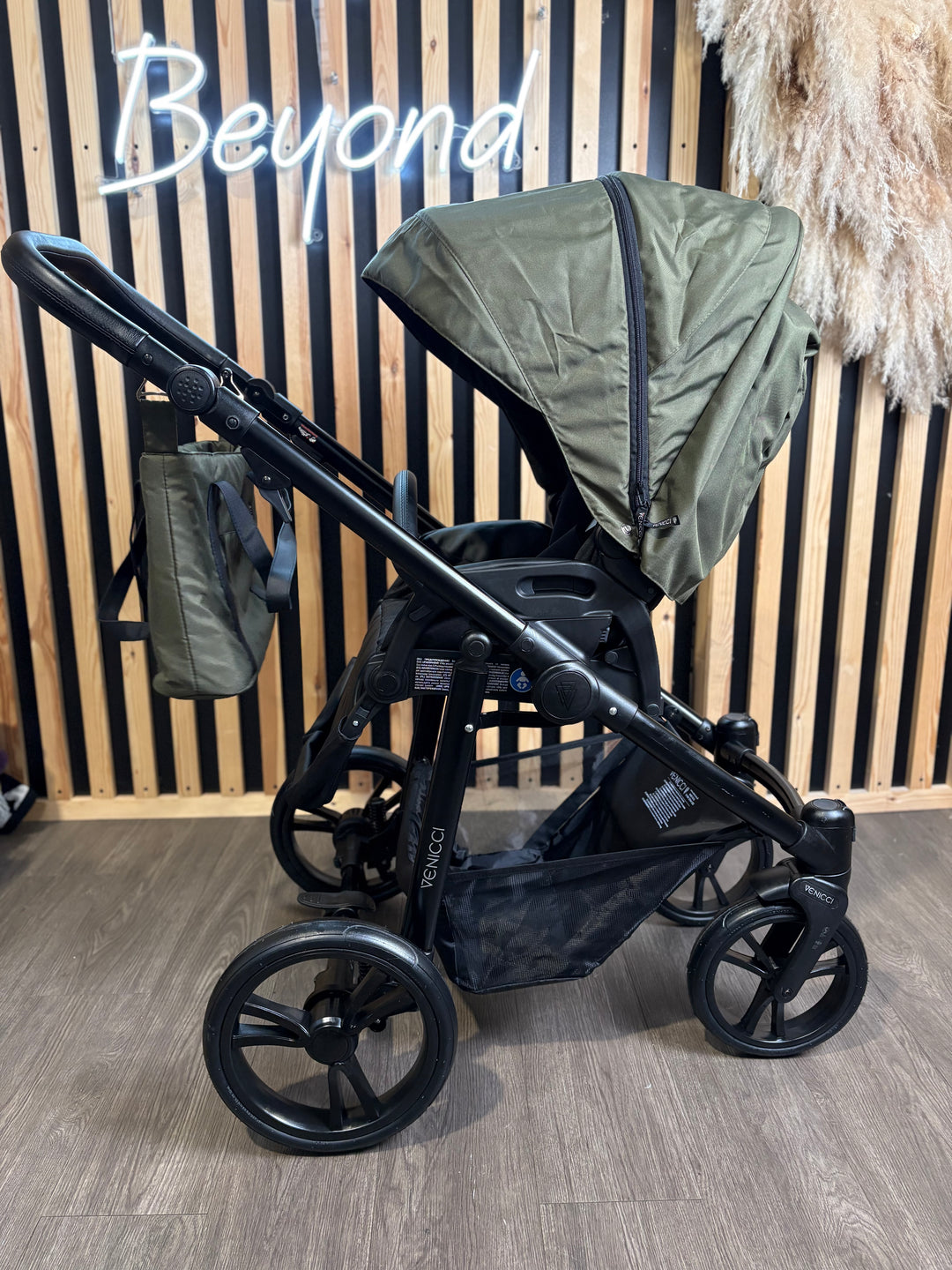 EX DISPLAY Venicci Genesis Pram + Pushchair - Olive