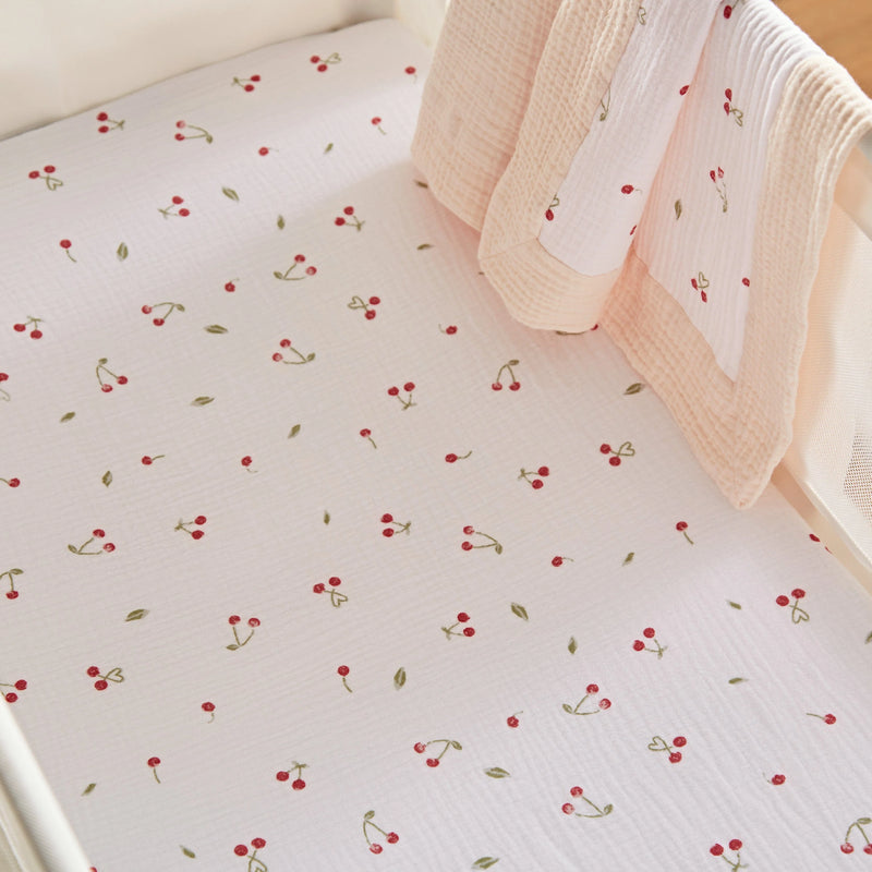 CuddleCo Universal Crib/Co-Sleeper Bedding Set - Ditsy Cherry
