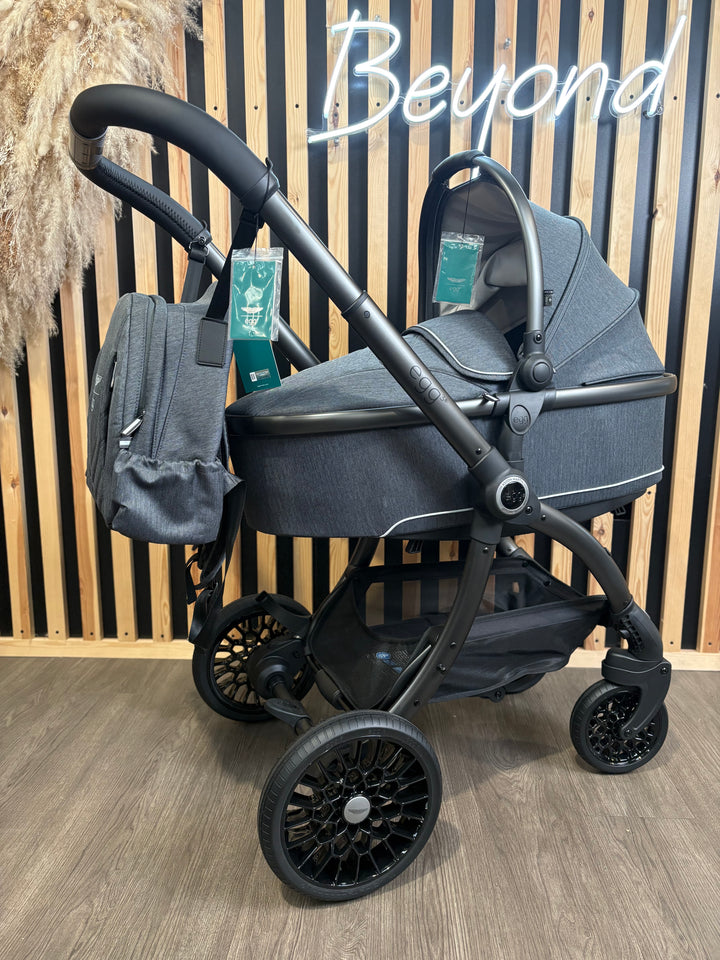 EX DISPLAY Aston Martin egg3 Luxury Travel System - Classic Grey