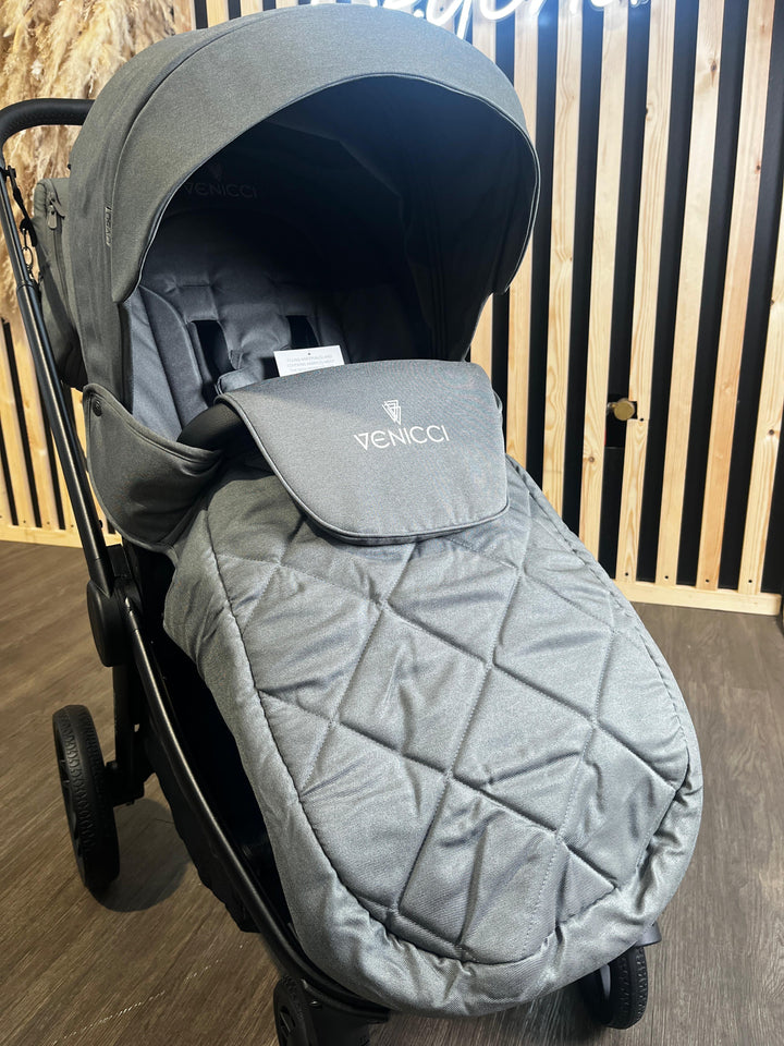 PRE LOVED Venicci Turisso Pram & Pushchair - Rock Grey