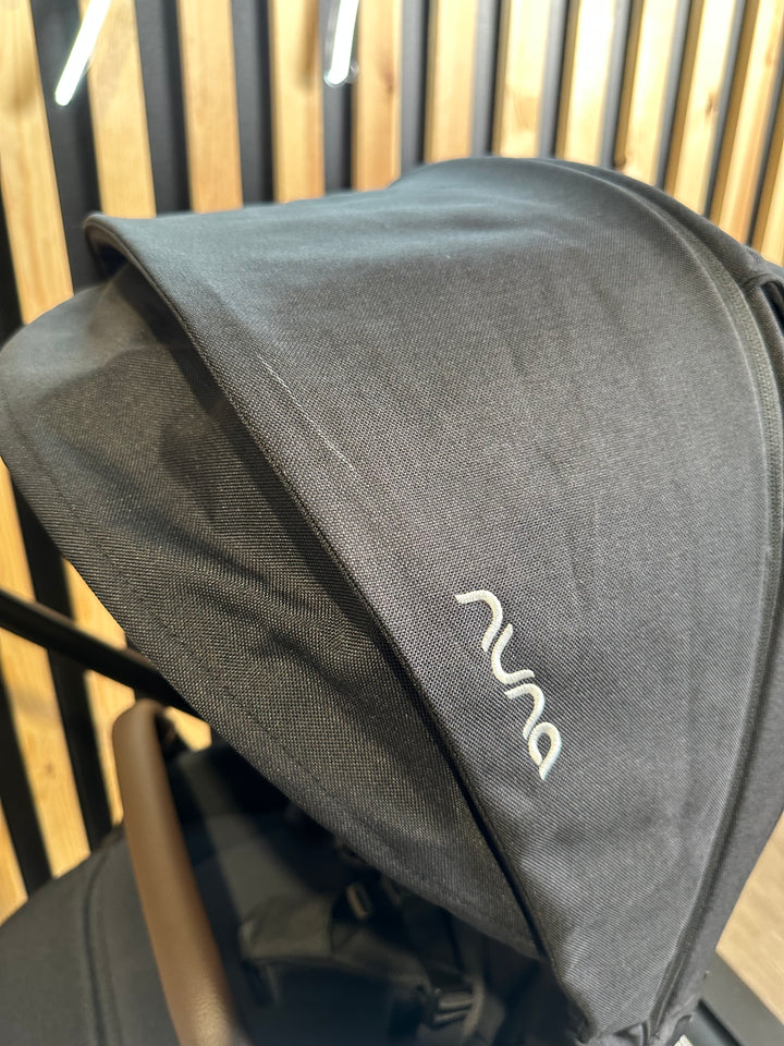 PRE LOVED Nuna Triv LX Pushchair, LYTL Carrycot + Accessories - Caviar