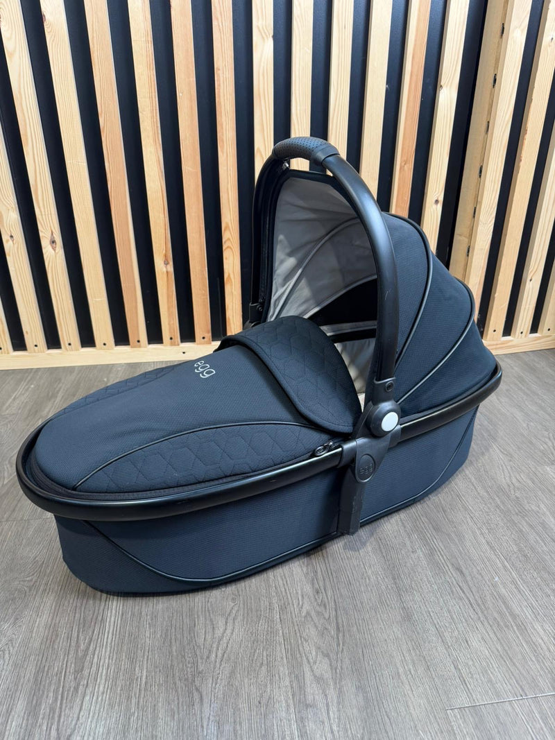 PRE LOVED egg2 Carrycot - Just Black