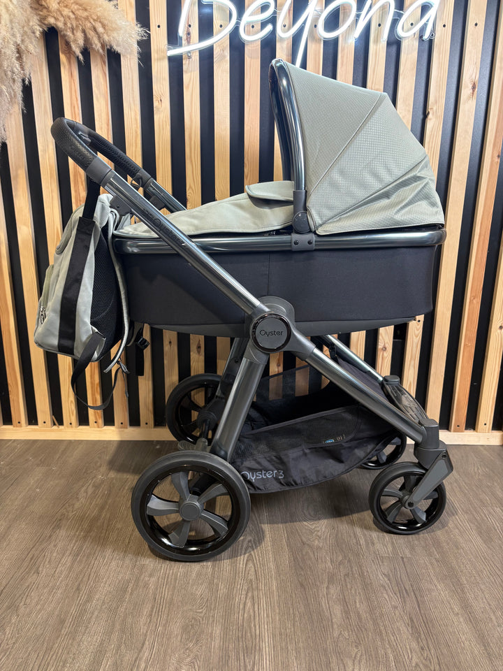 PRE LOVED Babystyle Oyster3 Travel System - Spearmint