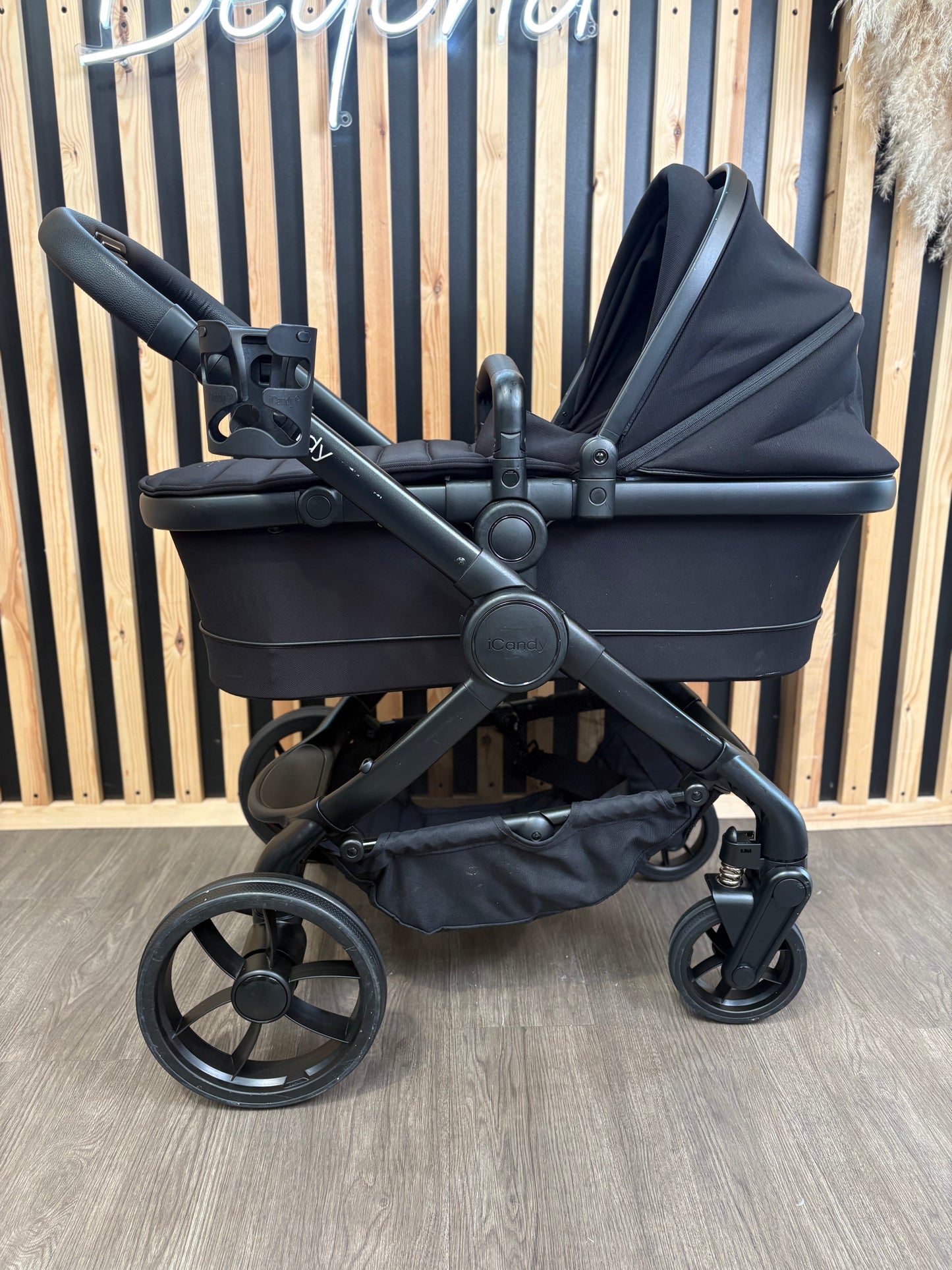 PRE LOVED iCandy Peach 7 Travel System - Jet/Black