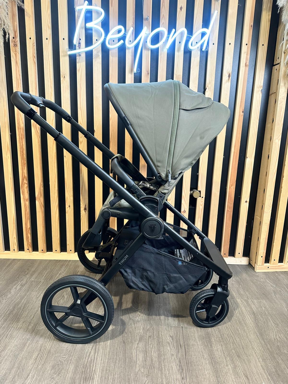 EX DISPLAY Venicci Tinum Edge Pram & Pushchair - Moss