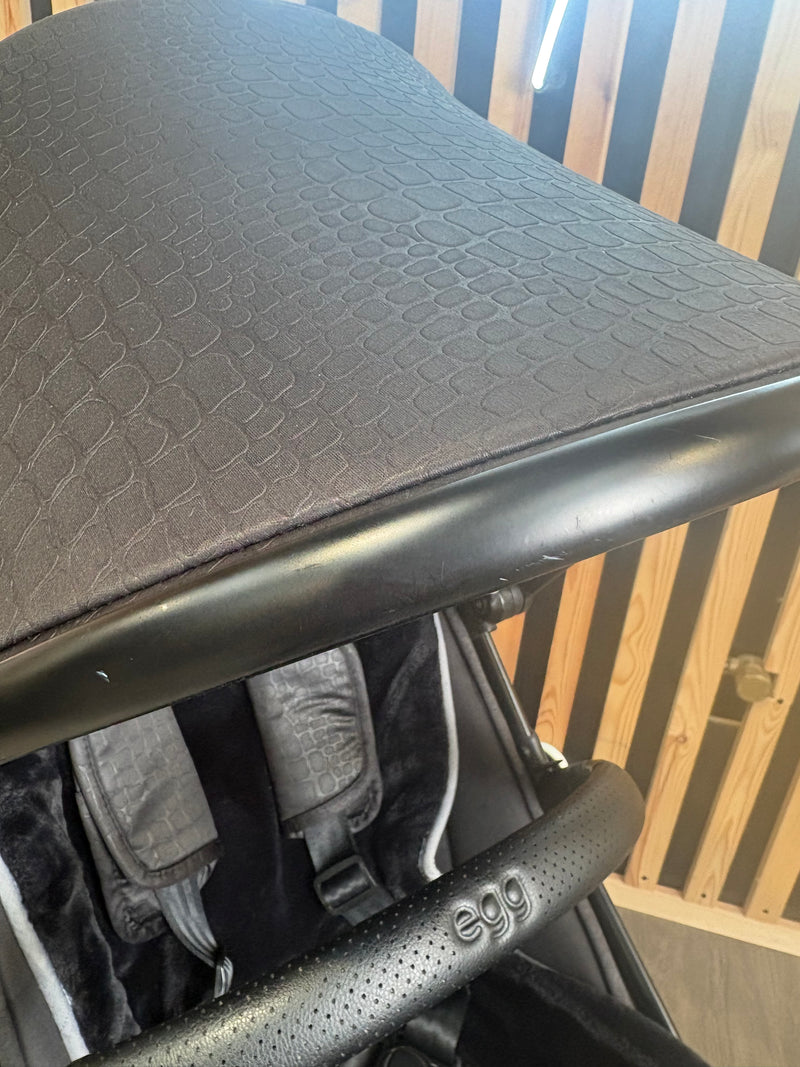 PRE LOVED egg2 Travel System - Jurassic Gold