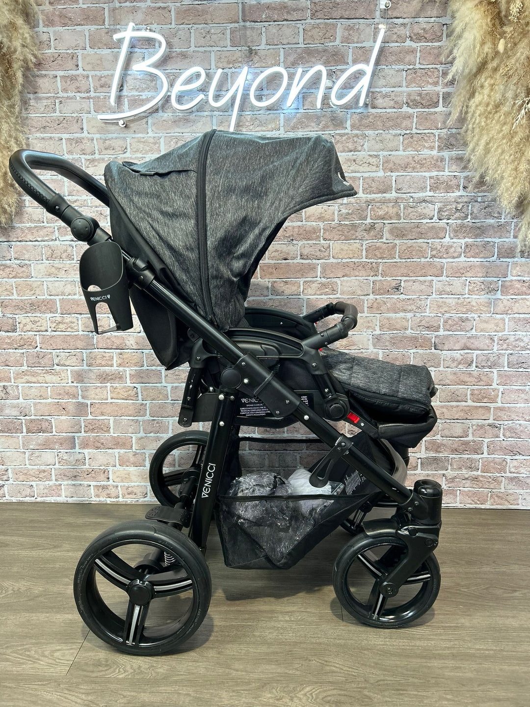 PRE LOVED Venicci Soft Travel System - Denim Black