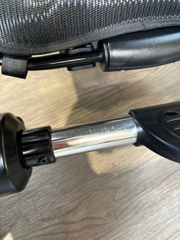 PRE LOVED egg2 Travel System - Monument Grey