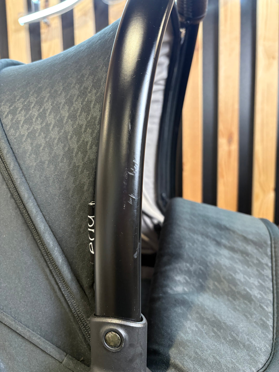 PRE LOVED egg3 Travel System - Houndstooth Black