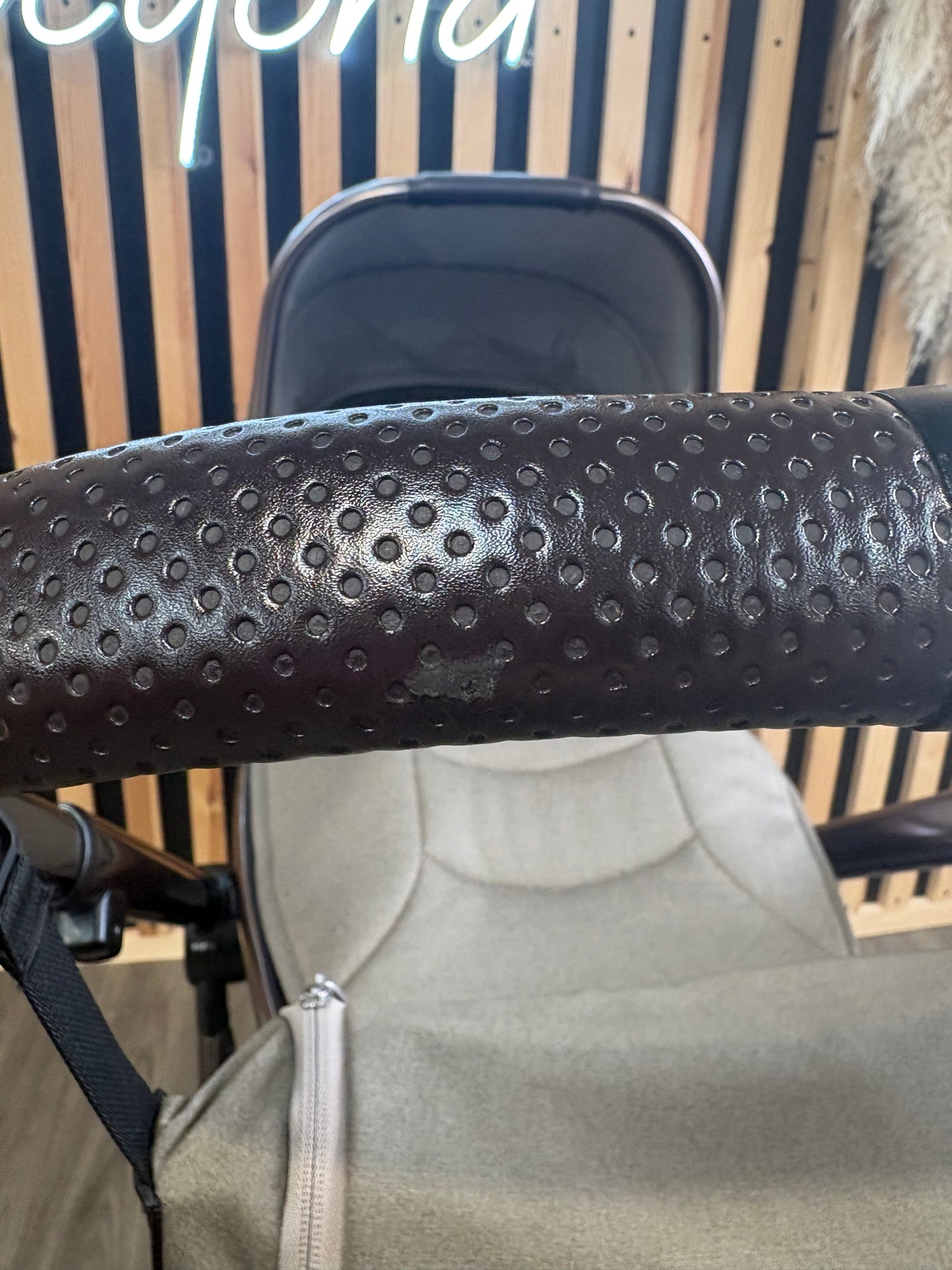 PRE LOVED Babystyle Oyster3 Travel System - Mink