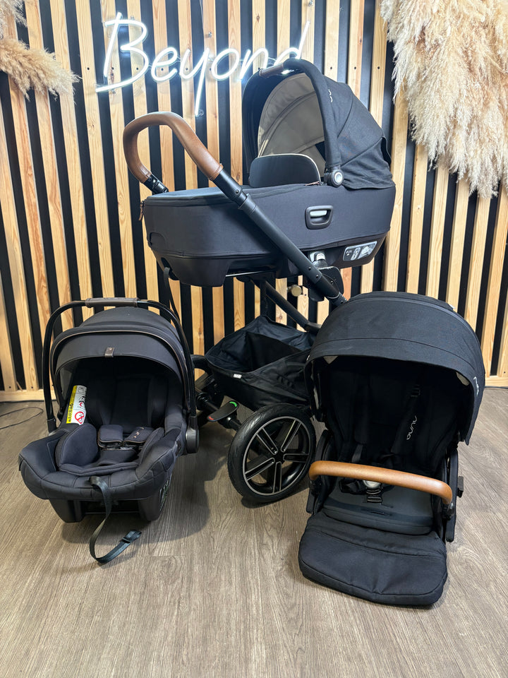 PRE LOVED Nuna Mixx w/ Cari Next Infant Car Seat Carrycot & Pipa Next - Caviar