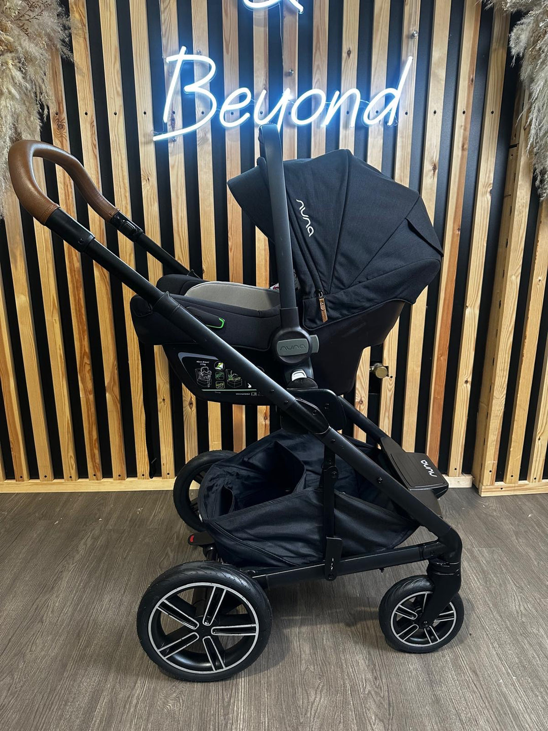 PRE LOVED Nuna Mixx Travel System - Granite
