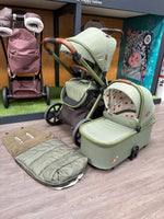 EX DISPLAY Cosatto Giggle 4 2-in-1 Travel System - Hoglet