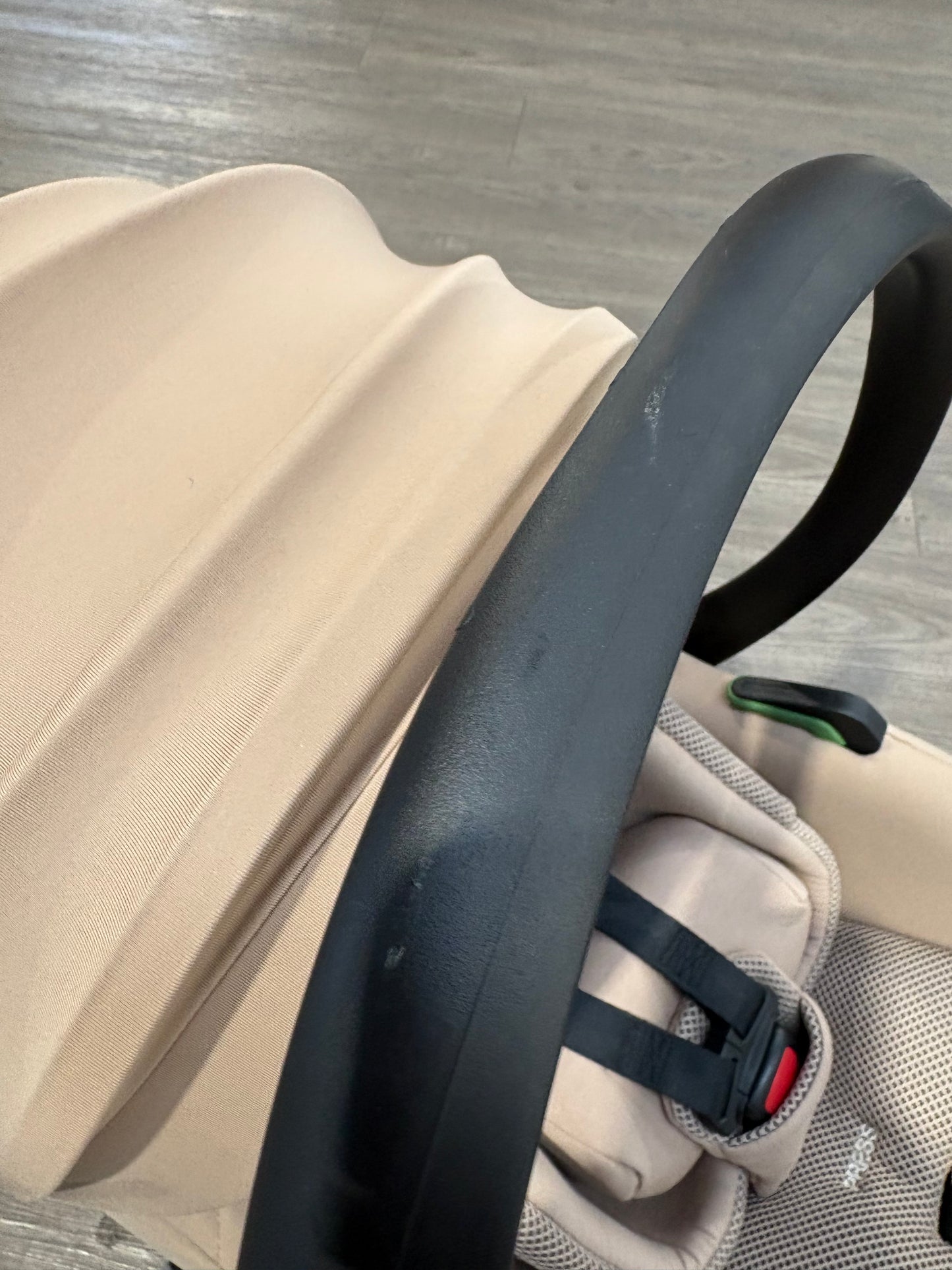 EX DISPLAY Avionaut Pixel 3 Lightweight Car Seat - Beige