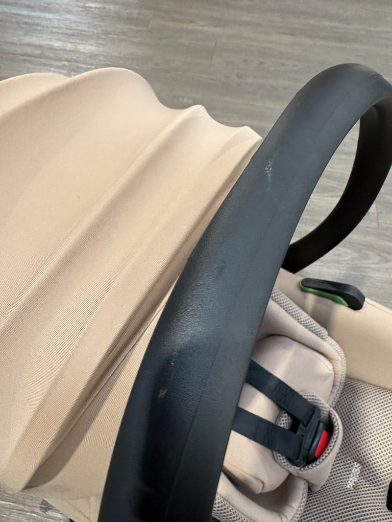 EX DISPLAY Avionaut Pixel 3 Lightweight Car Seat - Beige