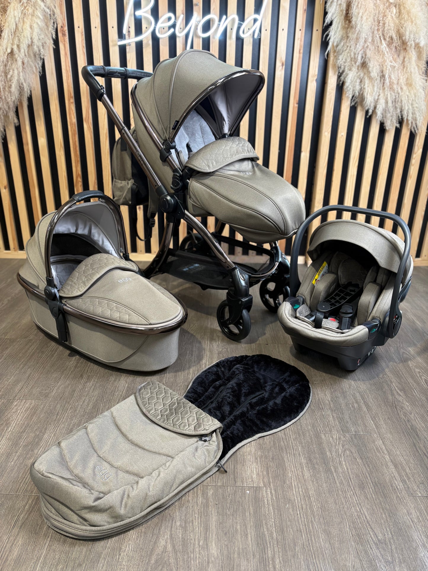PRE LOVED egg3 Travel System - Mink