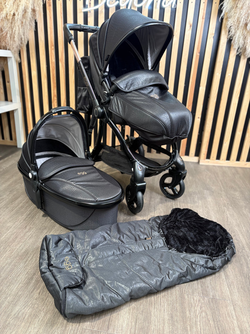 PRE LOVED egg2 Travel System - Jurassic Gold