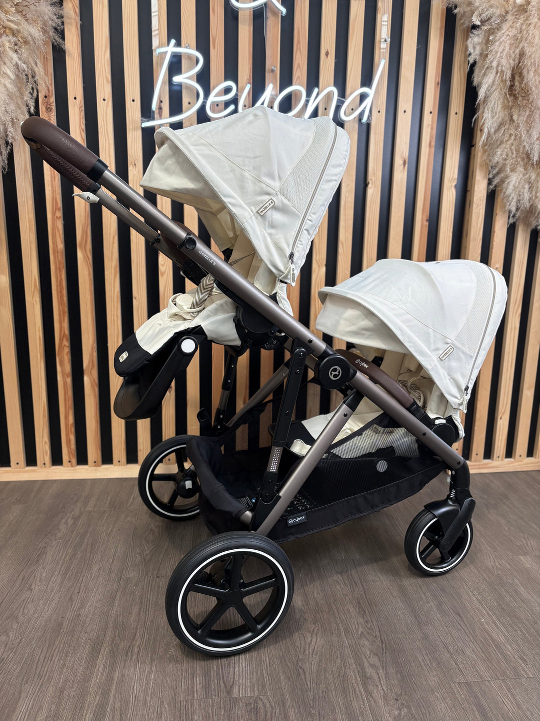 PRE LOVED Cybex Gazelle S Double Bundle - Seashell Beige
