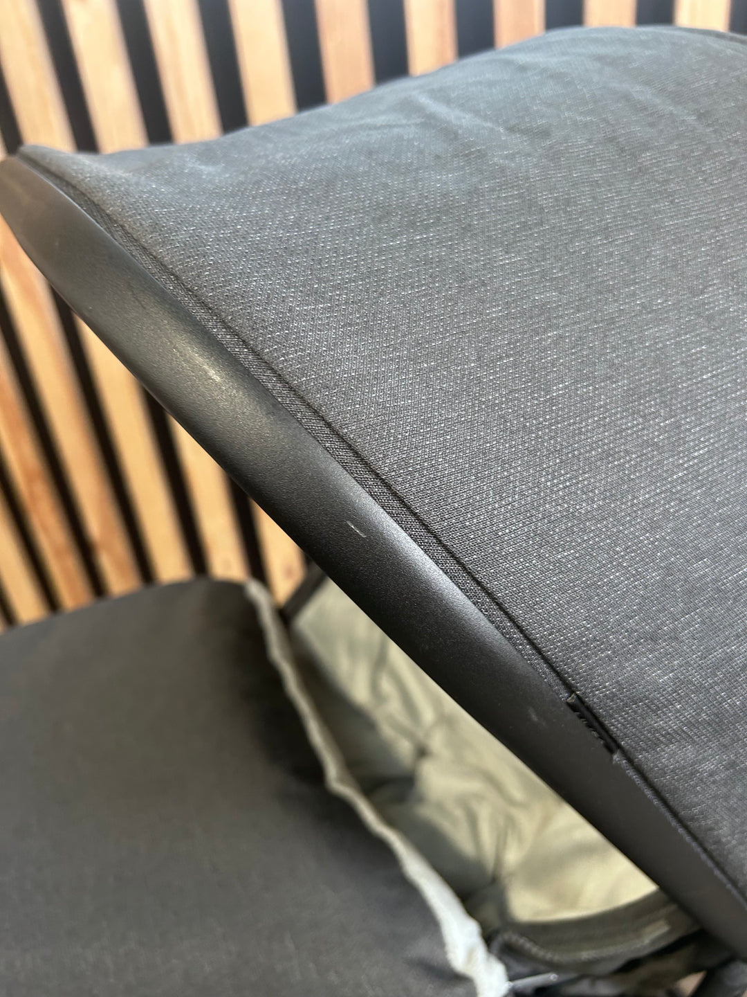 EX DISPLAY Venicci Tinum Edge 2-in-1 Travel System - Charcoal