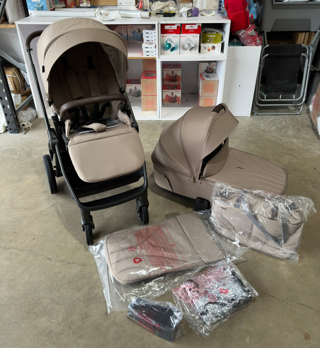 EX DISPLAY Venicci Claro Pushchair, Carrycot + Accessories Bundle - Almond