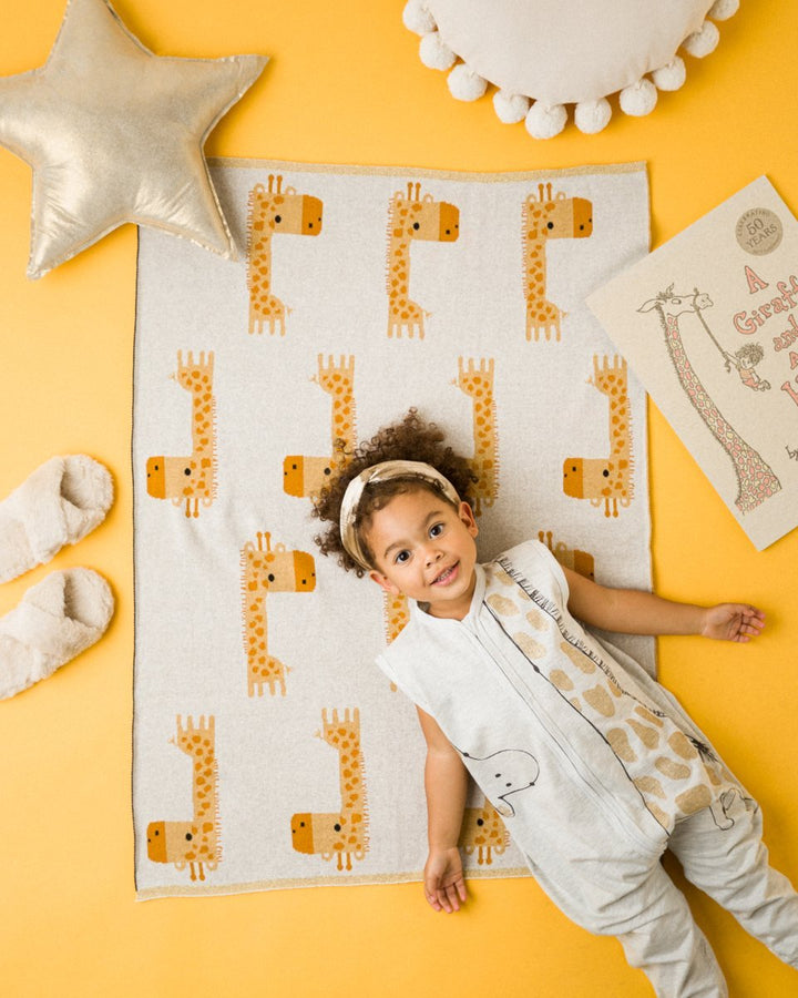 Bizzi Growin Gilbert Giraffe Knitted Blanket