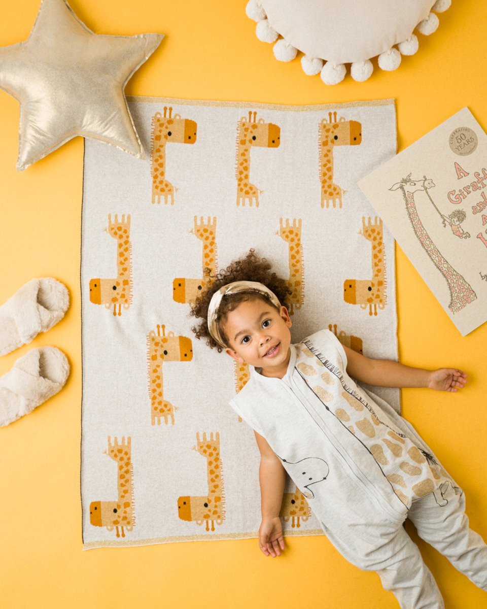 Bizzi Growin Gilbert Giraffe Knitted Blanket