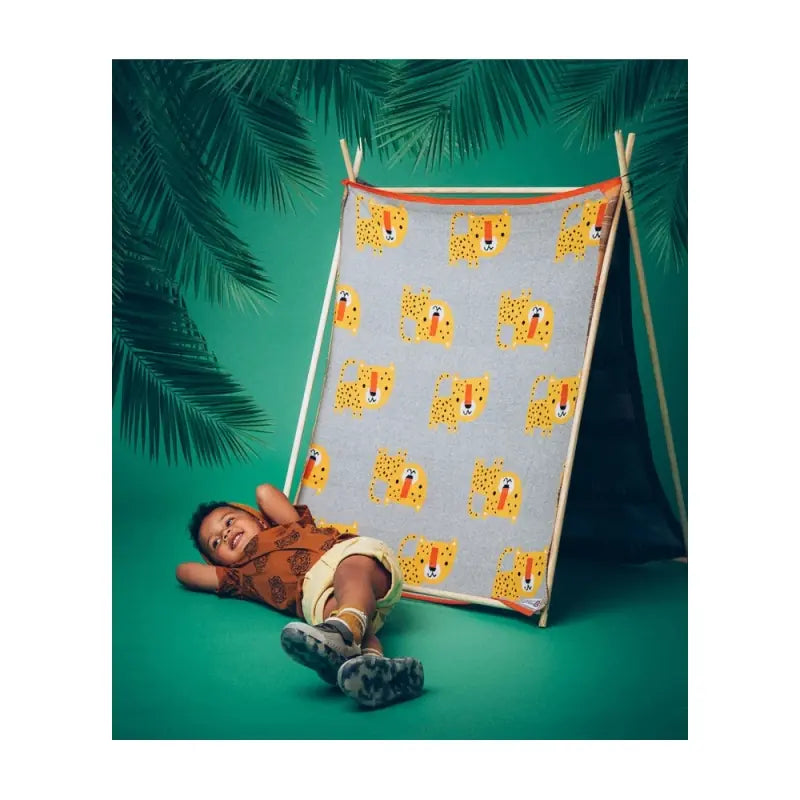 Bizzi Growin Leopard Knitted Blanket