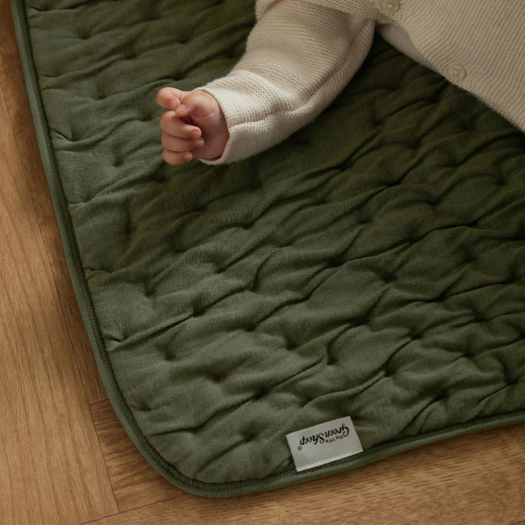 The Little Green Sheep Organic Dimple Quilt - Juniper