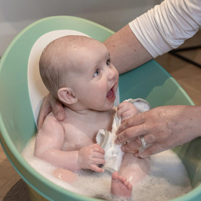 Shnuggle Newborn Support and Baby Bath Bundle - Blossom