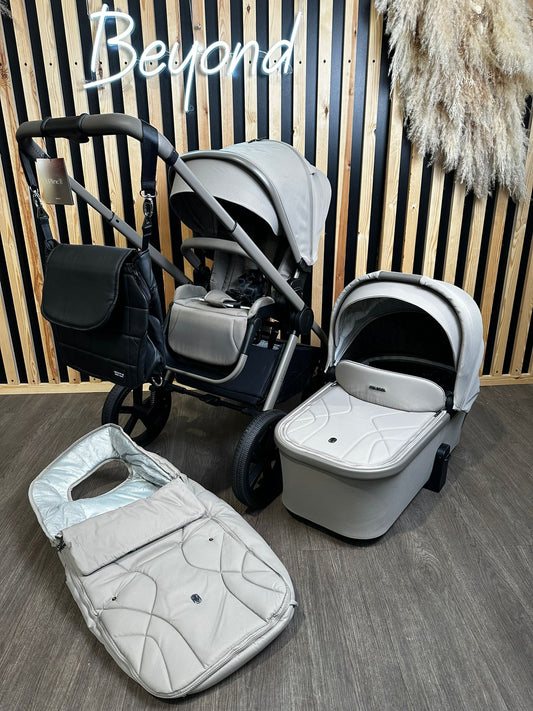 EX DISPLAY Venicci Upline2 Pushchair + Carrycot Bundle - Taupe