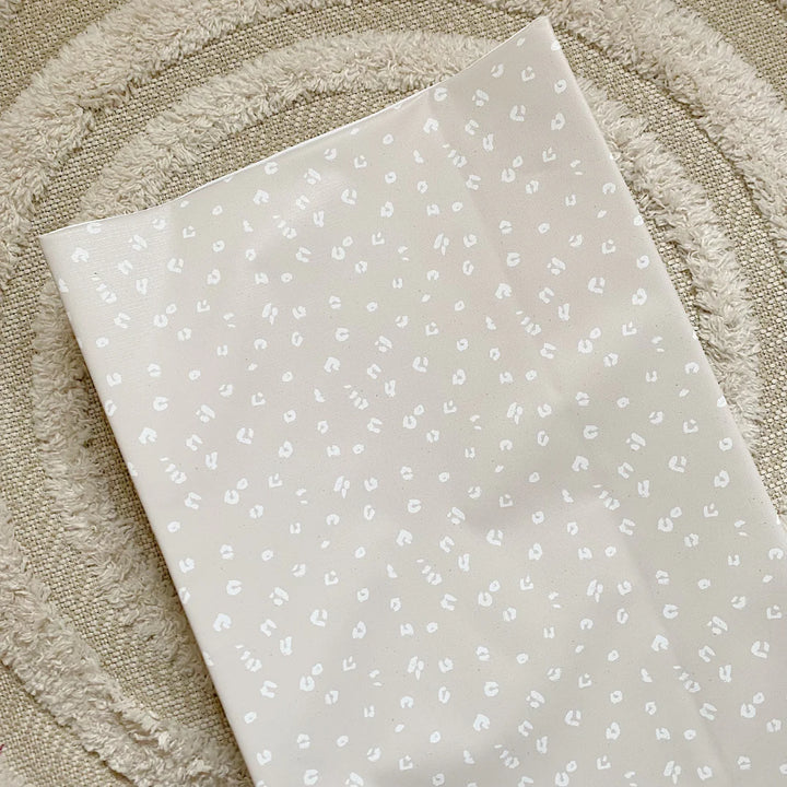 Bobbin & Bumble Anti-Roll Wedge Baby Changing Mat – Sand Animal Print