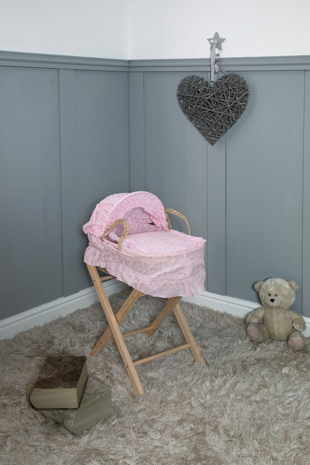 Cuddles Collection Dolls Moses Basket + Stand - Pink