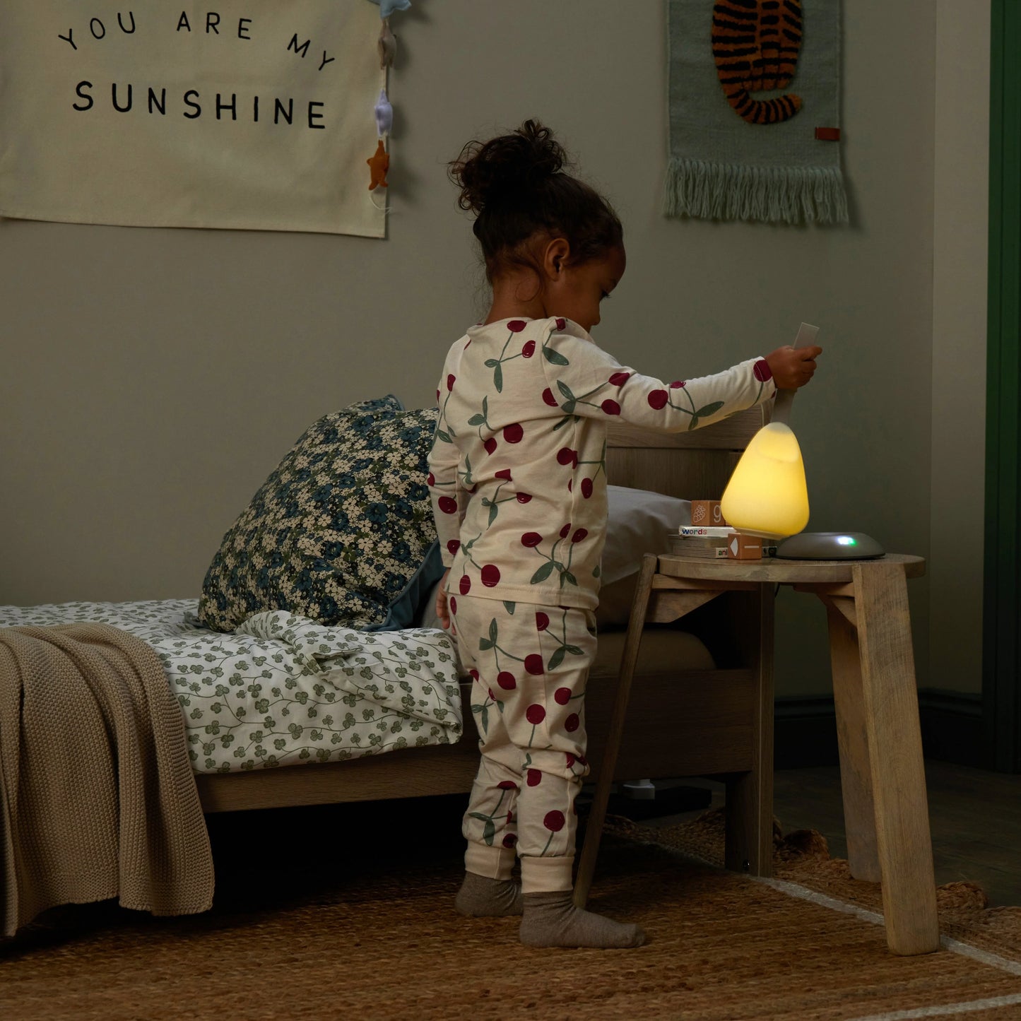 Shnuggle Moonlight Plus Nightlight with Digital Room Temperature Display