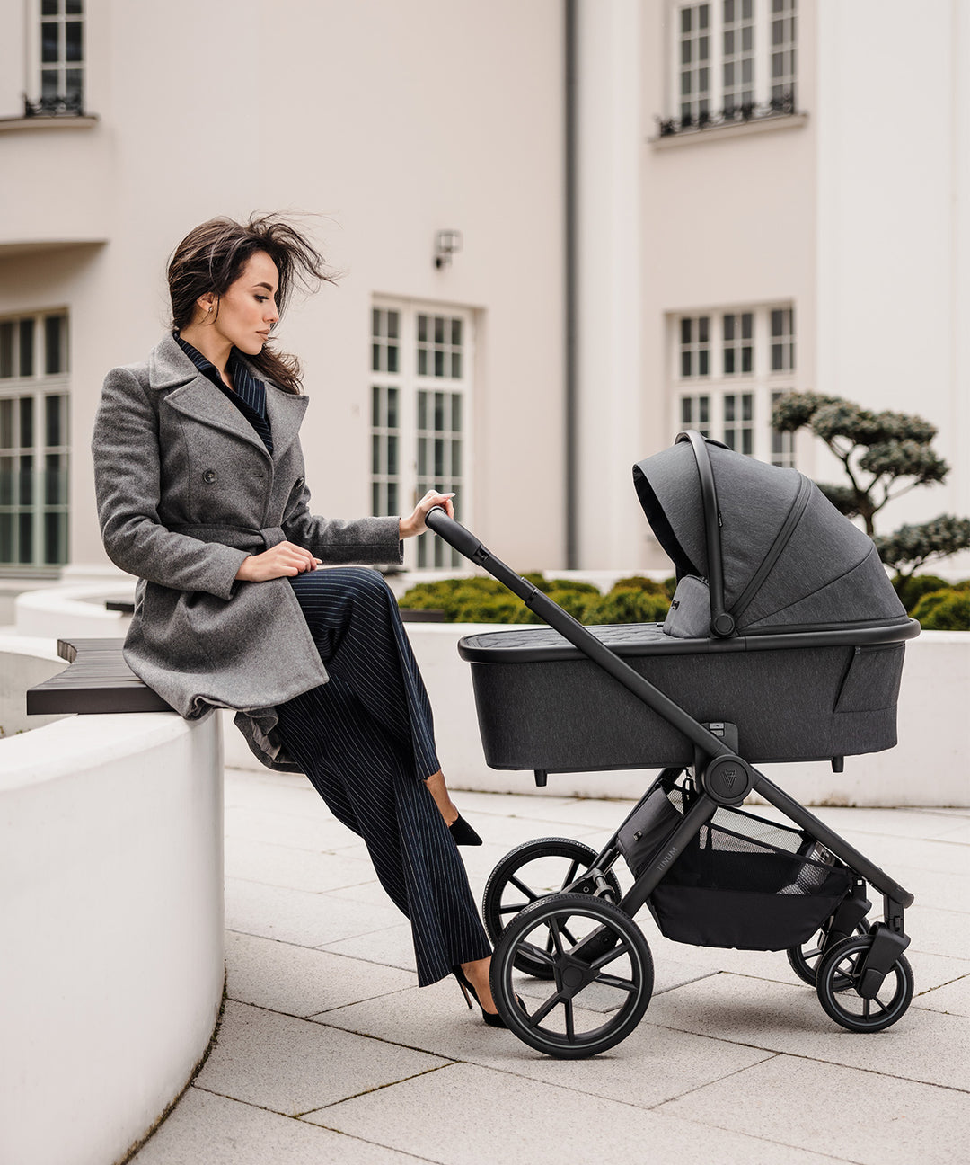 Venicci Tinum Edge 2in1 Travel System - Charcoal