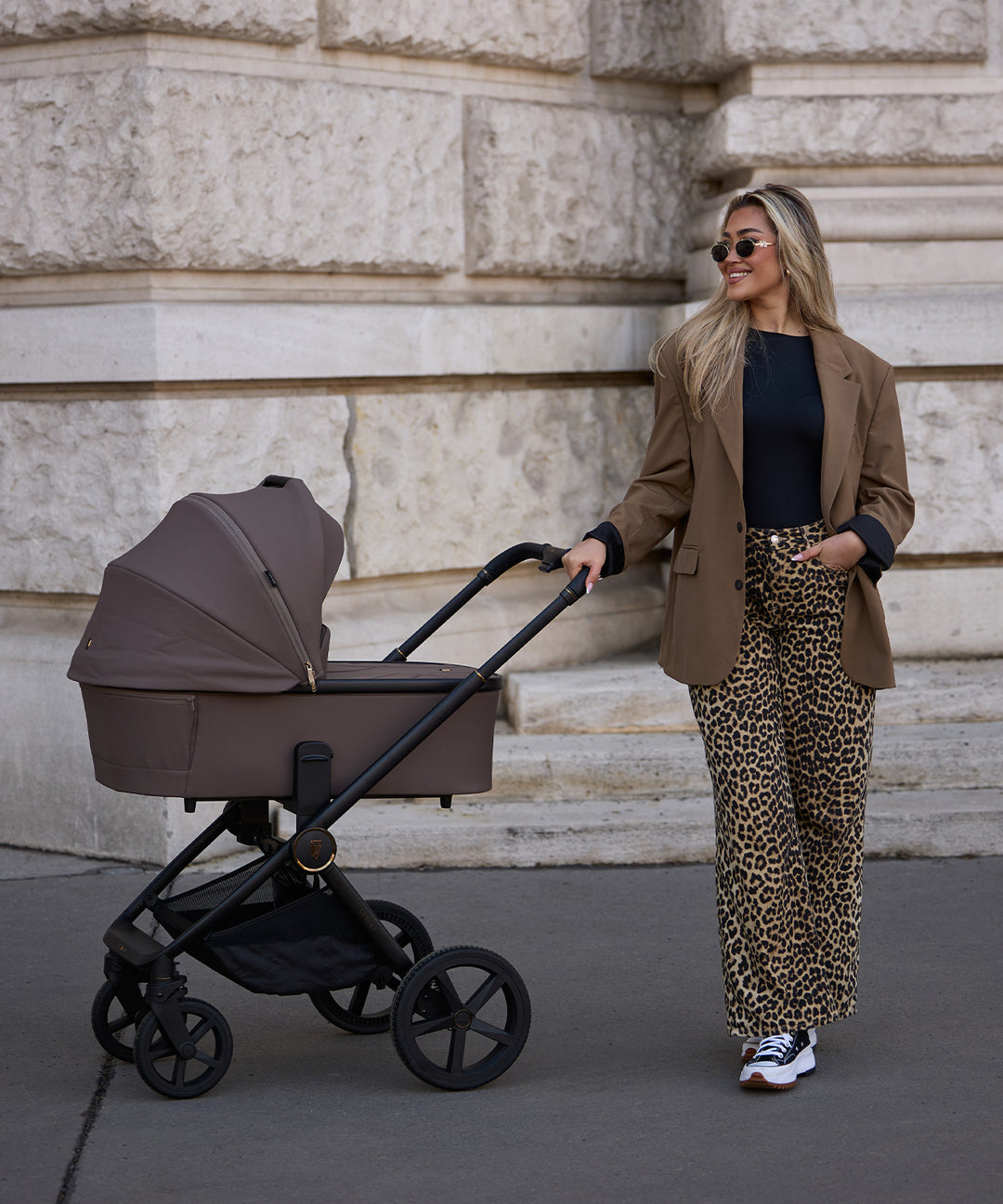 Venicci Upline2 4in1 Travel System Inc 360 Base - Brownie (IN STORE EXCLUSIVE)