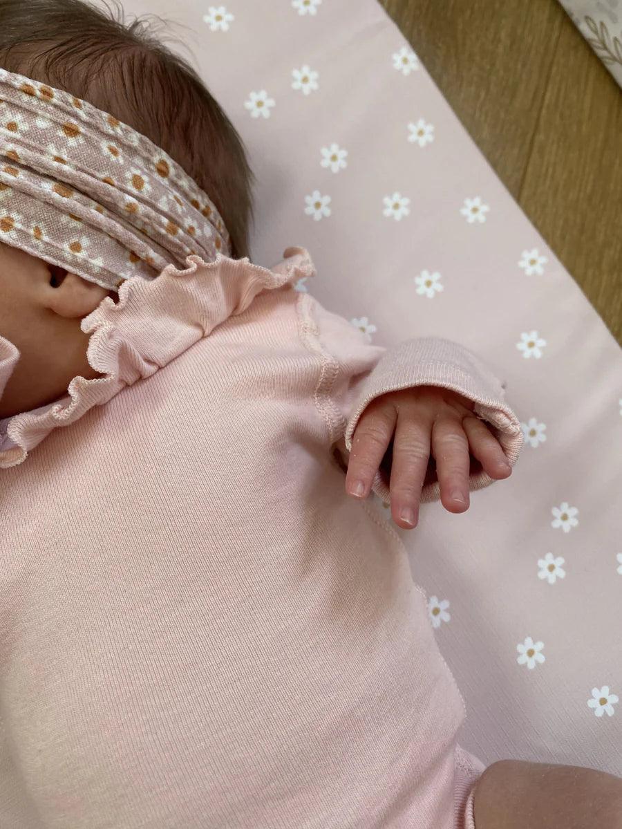 Bobbin & Bumble Standard Changing Mat – Pink Daisy Print
