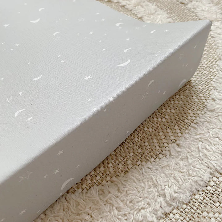 Bobbin & Bumble Anti-Roll Wedge Changing Mat – Grey Stars