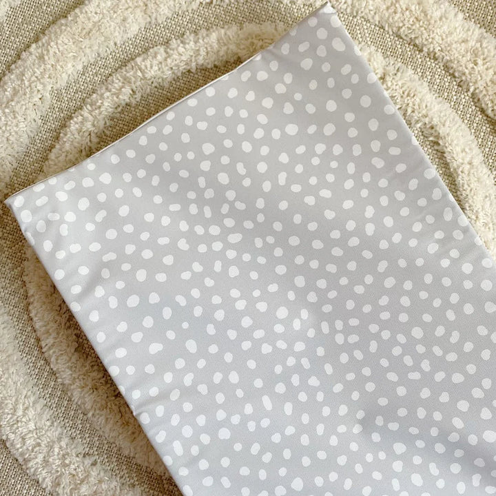 Bobbin & Bumble Anti-Roll Wedge Changing Mat – Grey Spots