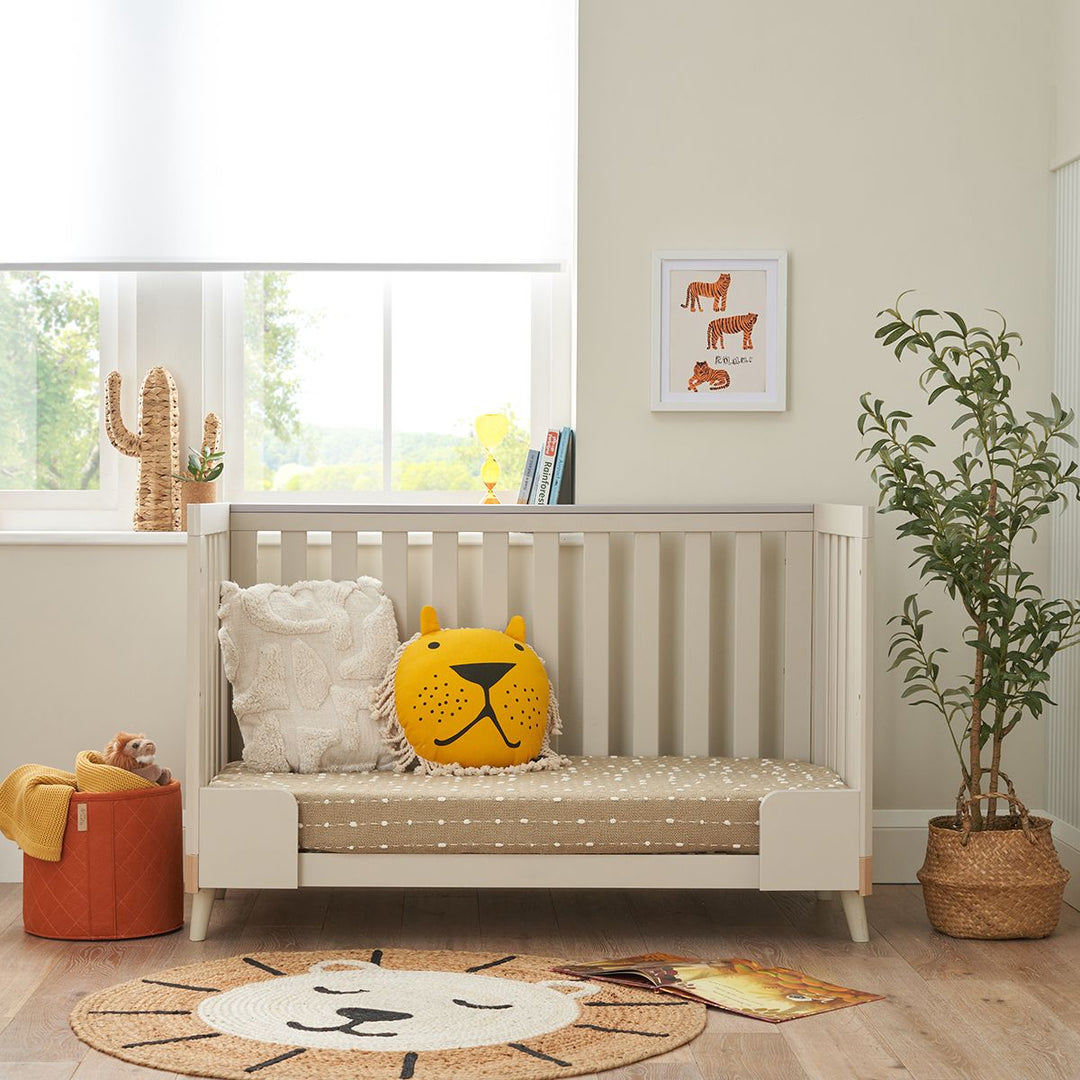 Tutti Bambini Hygge Mini Cot Bed 2 Piece Room Set - Light Oak/White Sand