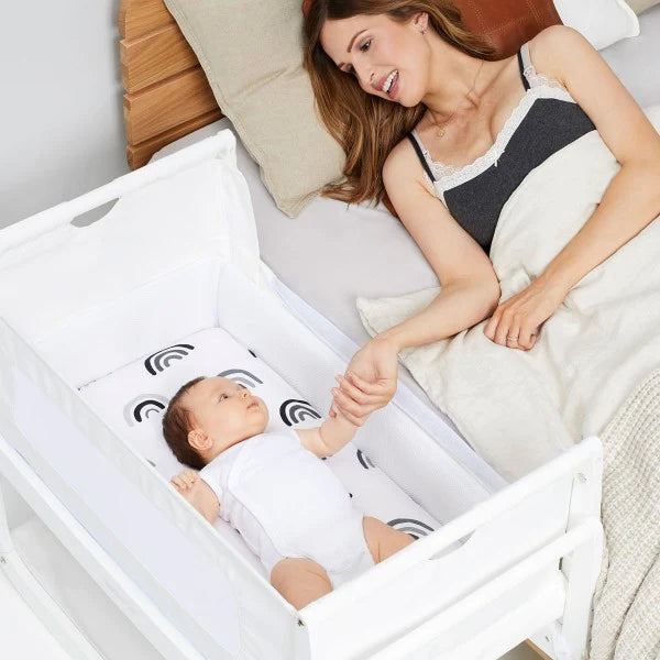 SnuzPod4 Bedside Crib Starter Bundle - White (White Sheets)