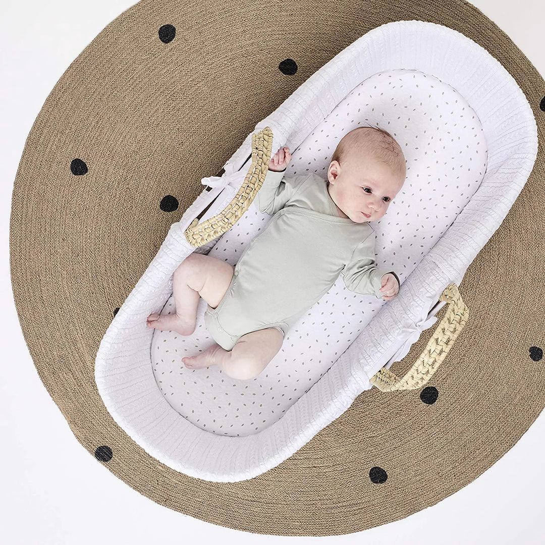 The Little Green Sheep Knitted Moses Basket & Mattress - White