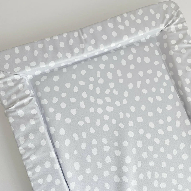 Bobbin & Bumble Standard Changing Mat – Grey Spots Print
